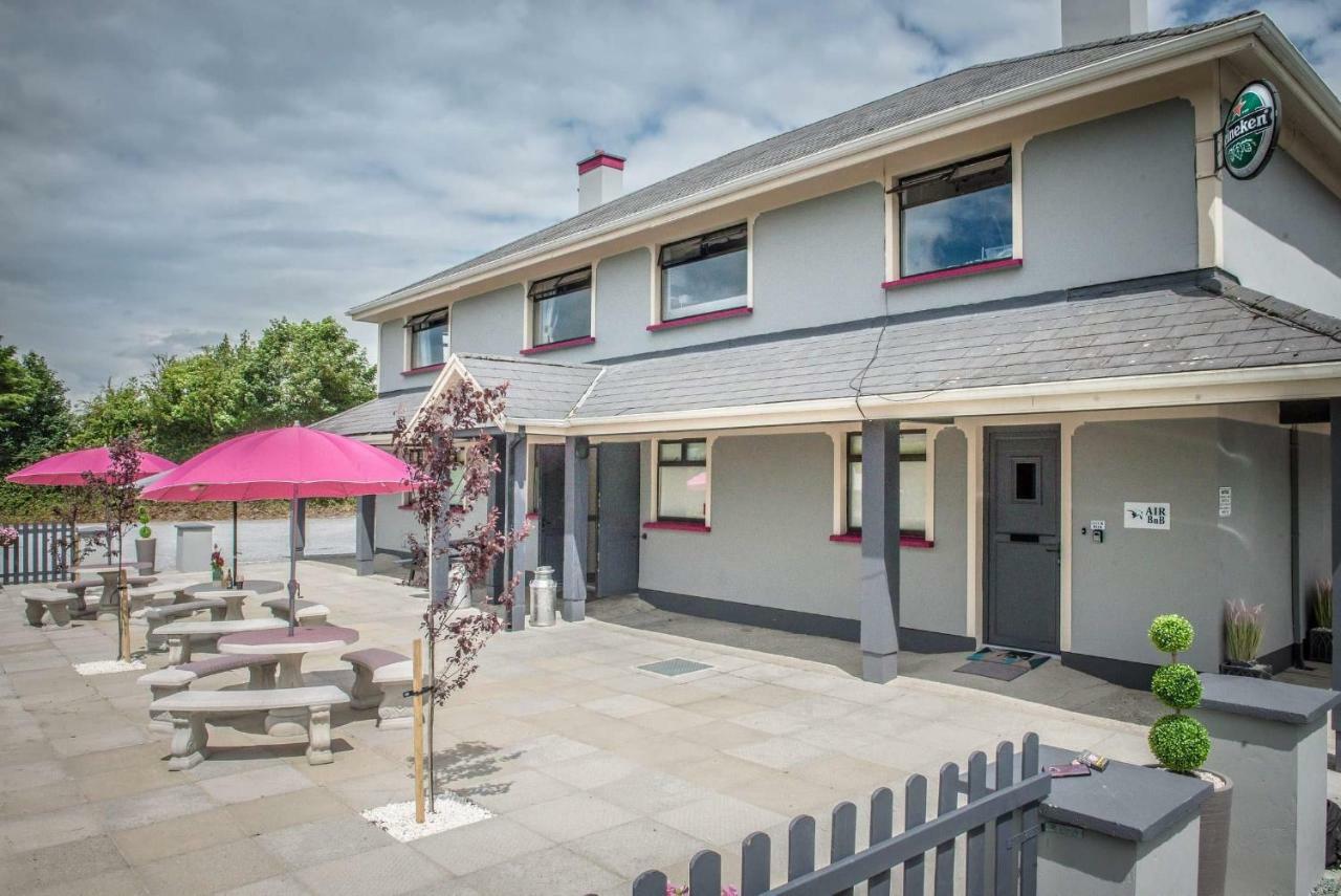 The Village Inn Killarney Ngoại thất bức ảnh